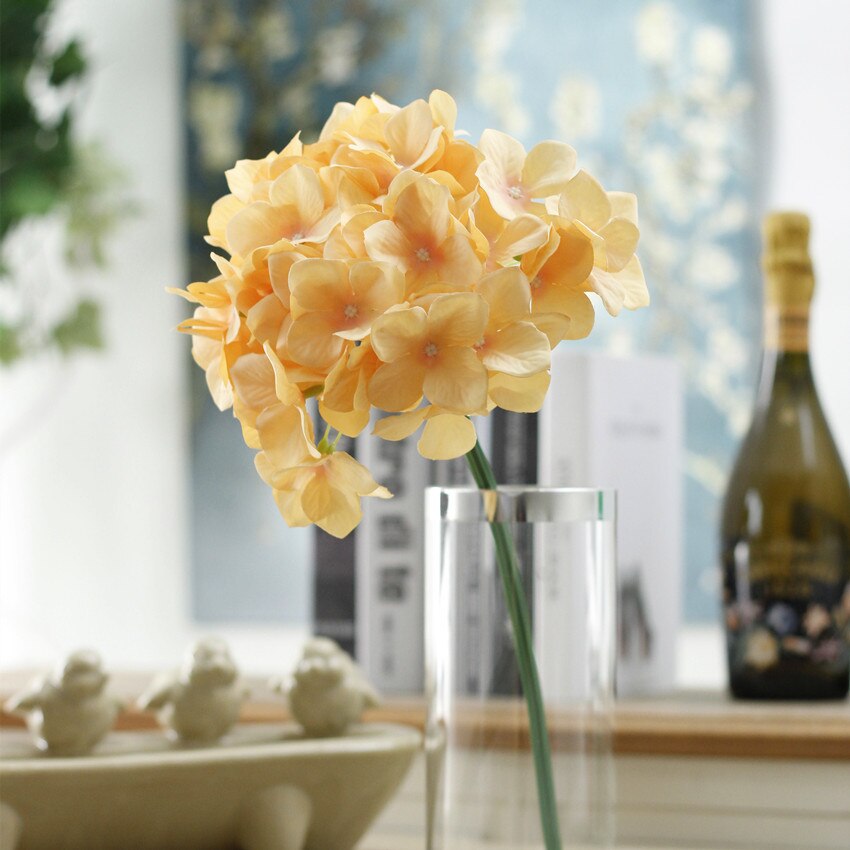 Kyunovia 2 stk / lot kunstig silke hortensia blomster gren bryllup centerpieces hjem hotel diy blomsterarrangementer  ky110: Gul