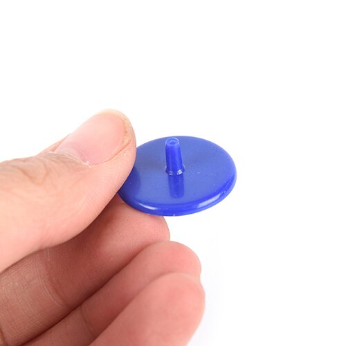 Kleurrijke 50 stuks 24mm verschillende kleuren diameter golfbal maker basis accessoires golf marker willekeurige kleur plastic positie markers