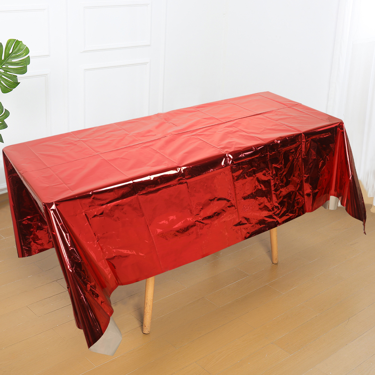 1 Stück Einweg-Tischdecke aus rotem Kunststoff mit Aluminiumfolie, 100 % wasserdicht, ölbeständig, kariertes PVC, 54 x 108 Zoll, Party-Tischdecken