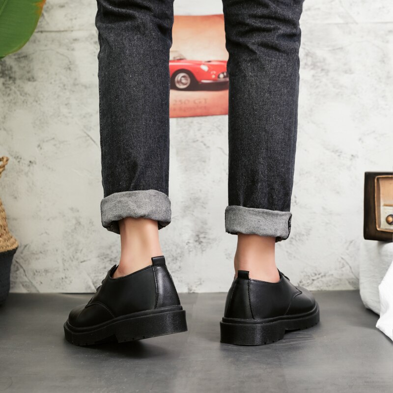 Män formella skor svarta delade läder sneakers business skor kostym skor bekväma klänning skor tonåring storlek 35-47