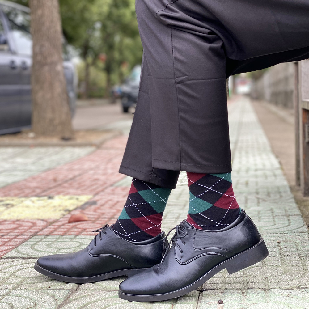 Chaussettes pour hommes habillées à la en coton à motifs noirs Chaussettes drôles colorées heureuses pour hommes