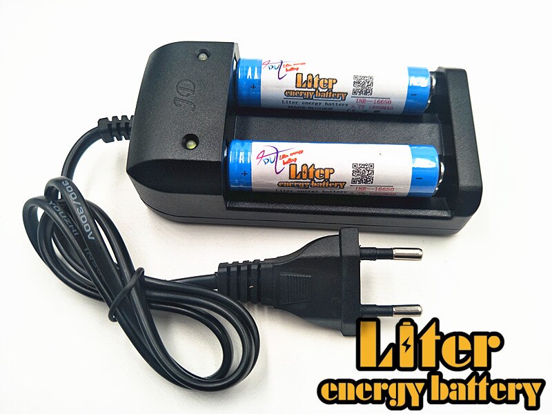 3.7v 16650 wiederaufladbarer lithium-ionen-akku mit reiseladegerät 1800 der für eine led-taschenlampe verwendet werden kann