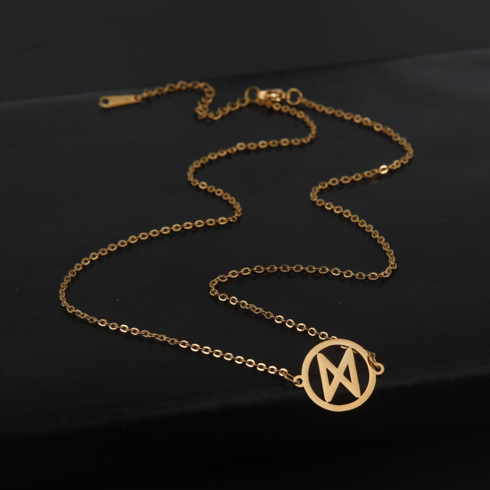 Collares con dijes de runas nórdicas Vintage para mujeres y hombres, joyería vikinga de acero inoxidable, amuleto de San Valentín con patrón antiguo