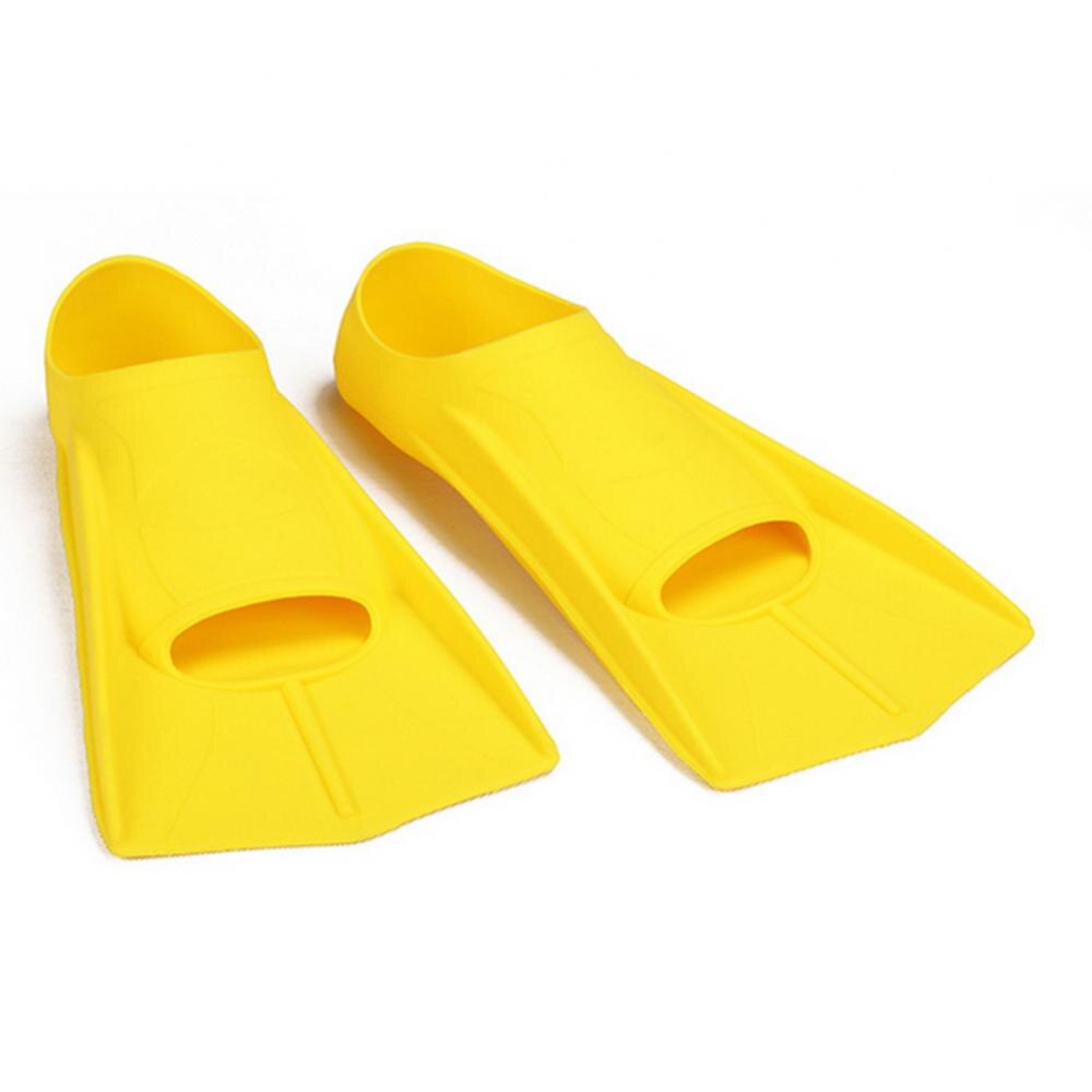 1 Pair Swimming Flippers Diving Snorkeling Surfing Foot Flippers Soft Silicone Foot Swimming Fins Beginner Swimming Equipment: Yellow XS