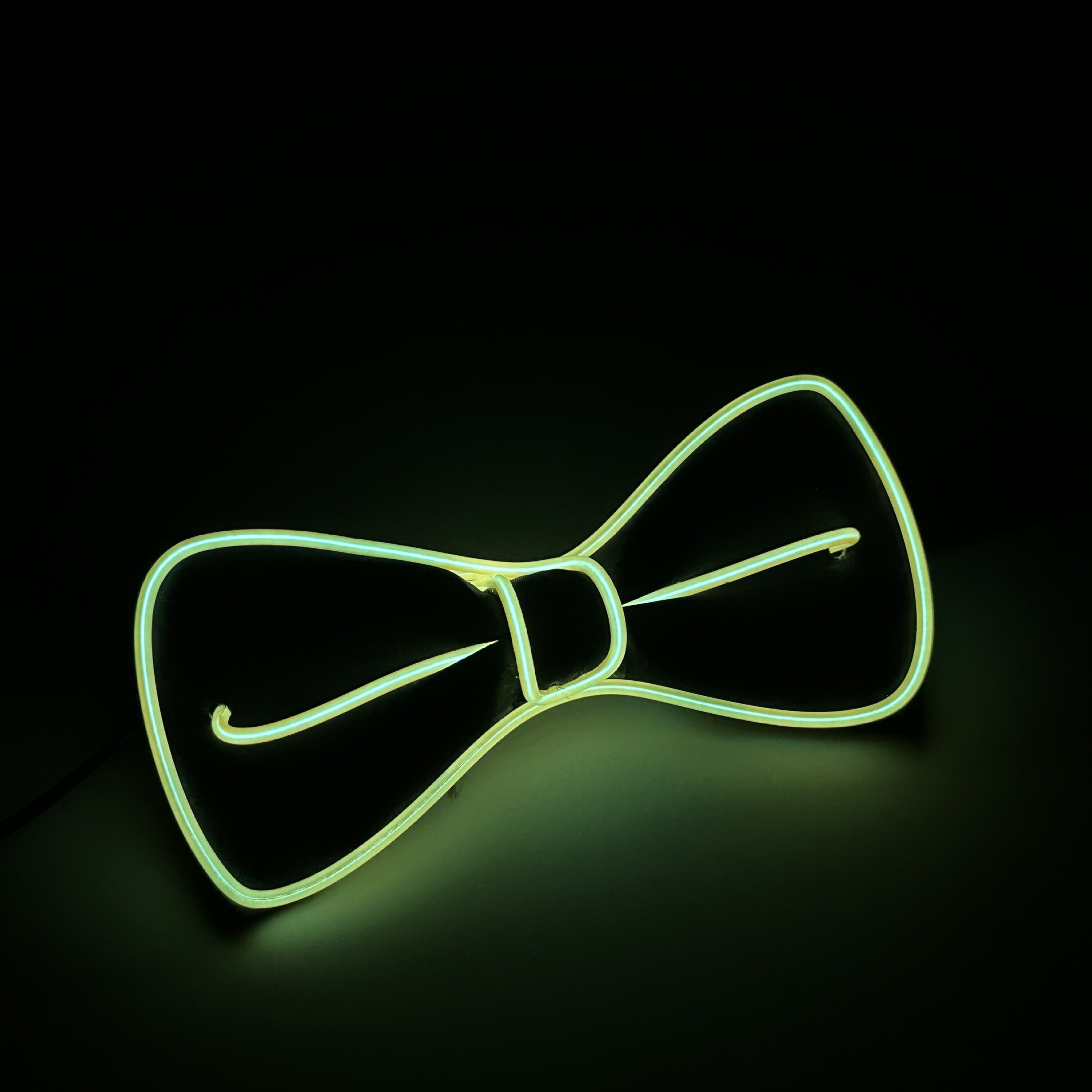 Novo led brilhante laço materiais brilhantes festival de aniversário halloween festa de casamento acessórios que brilham no escuro sd01: Branco
