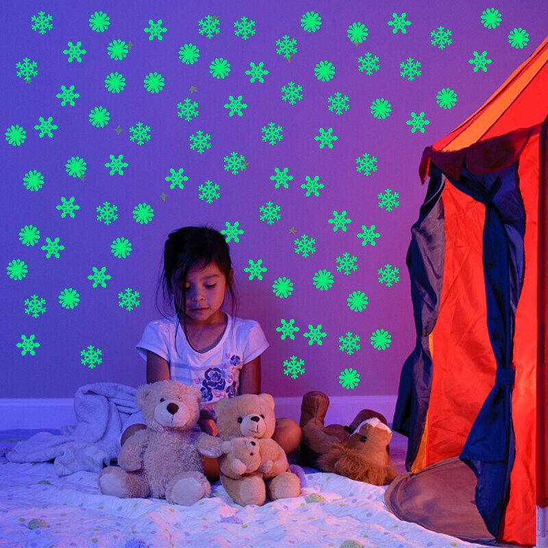 100 stuks/pak kleurrijke lichtgevende sneeuwvlok muurstickers 3cm glow in the dark sneeuwvlokken voor thuiskamer kinderkamer bedankjes stickers decoratie