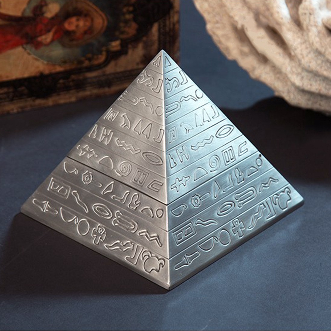 Sølv dekoration klassisk vintage egyptisk metal udskåret pyramide med låg askebæger boligdekoration