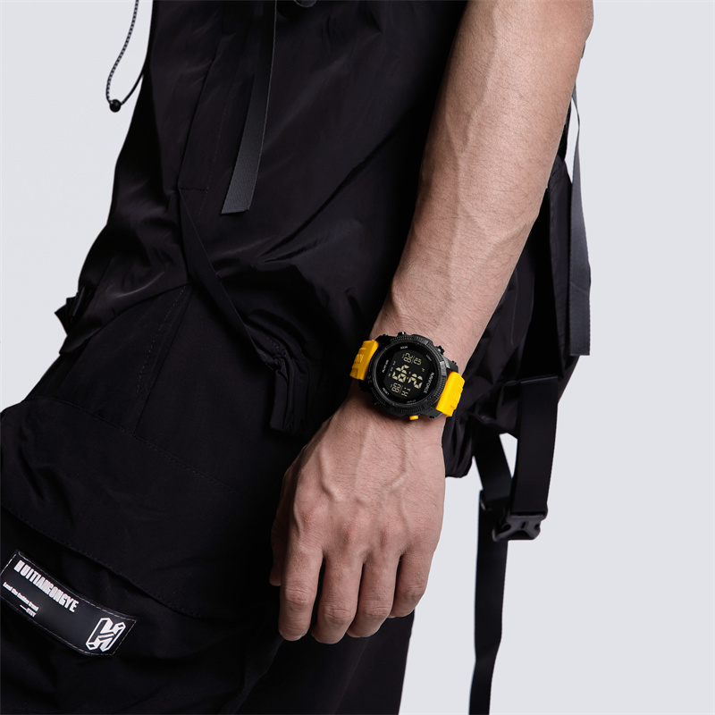 NAVIFORCE Brand Original Men Watch Water Resistant Personality Wristwatches Luxury Silicone Strap Electronic Clock