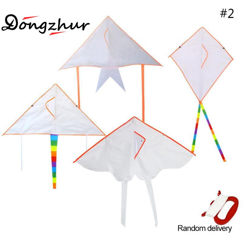 Enfants en plein air bricolage Graffiti cerf-volant dessin couleur rempli Triangle cerf-volant enfants éducation peinture volant cerf-volant avec poignée et ligne