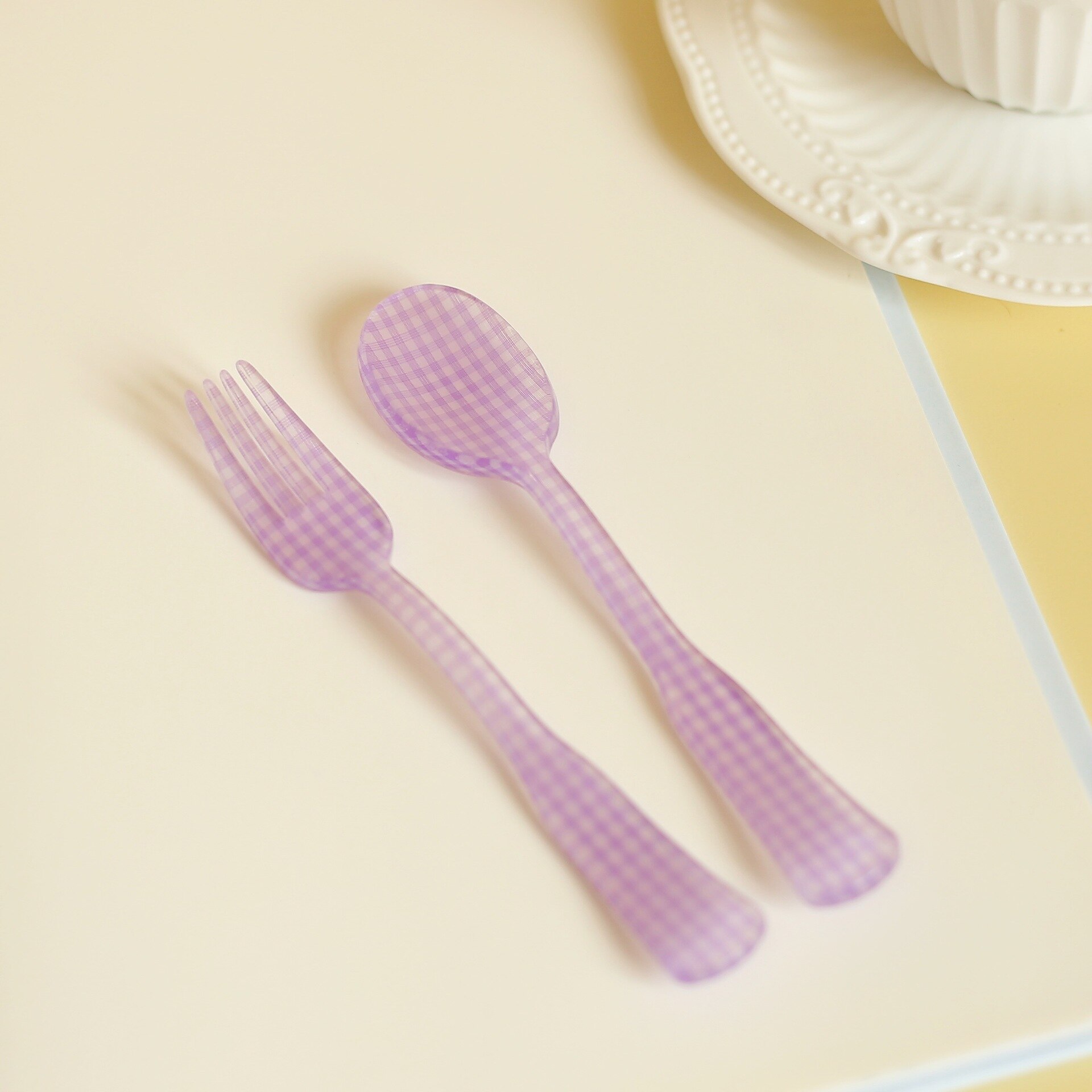 Plateau à Dessert en plastique, plat à gâteau en acrylique, motif de grille, assiettes florales, décoratives, fête de mariage, anniversaire, assiette à fruits cuillère fourchette: purple spoon fork