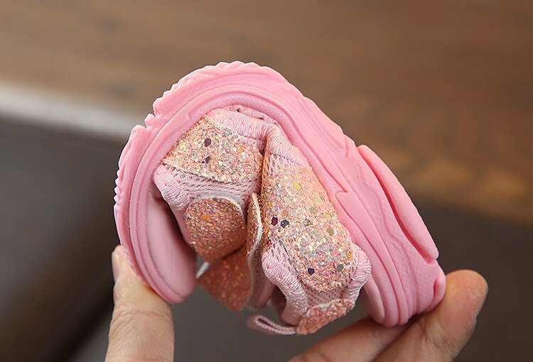 Atmungsaktive sommersandalen für kleine mädchen, süßer stil mit pailletten-Gittergewebe-verzierung, weiche sohle, rutschfeste strandschuhe für kleinkinder