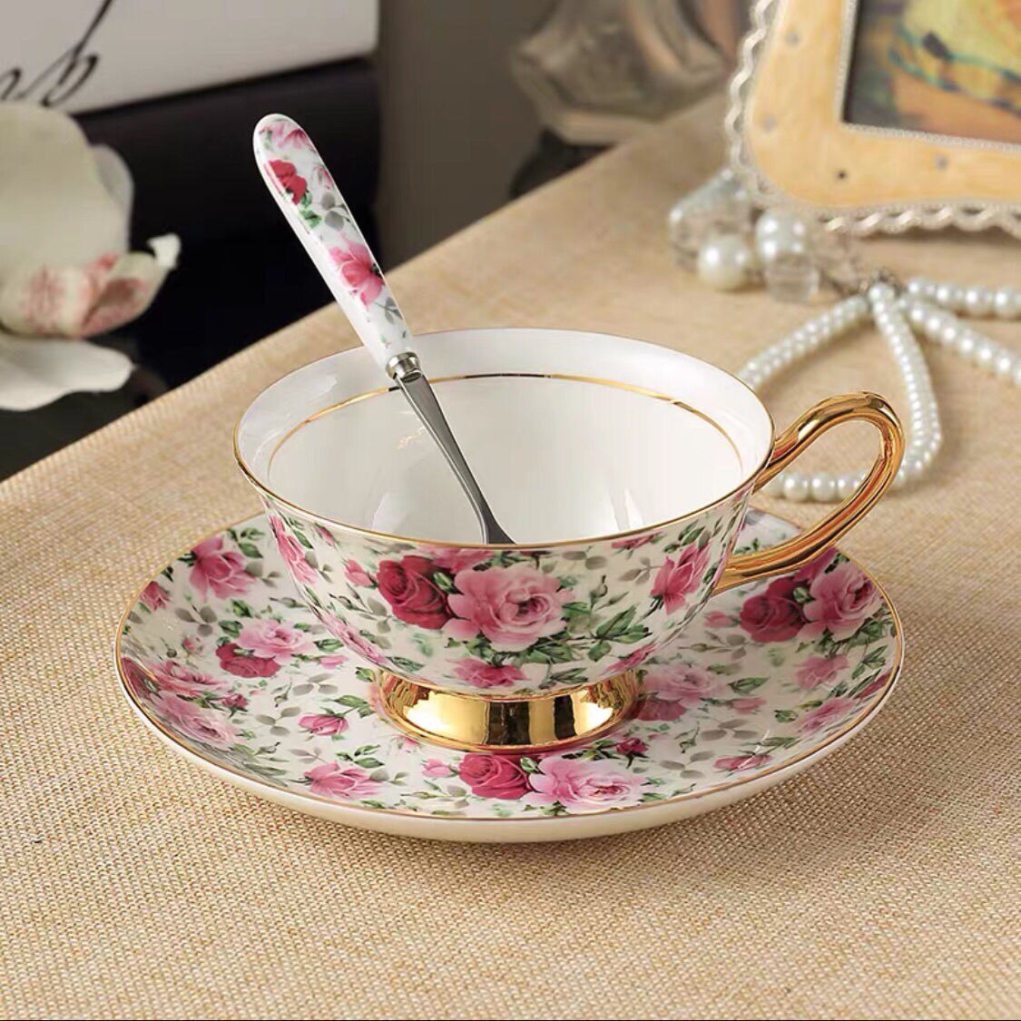 Europe Noble Bone China Coffee Cup Saucer Spoon Set 200ml Luxury Ceramic Mug Top-grade Porcelain Tea Cup Cafe Party Drinkware: flower C 3-piece set