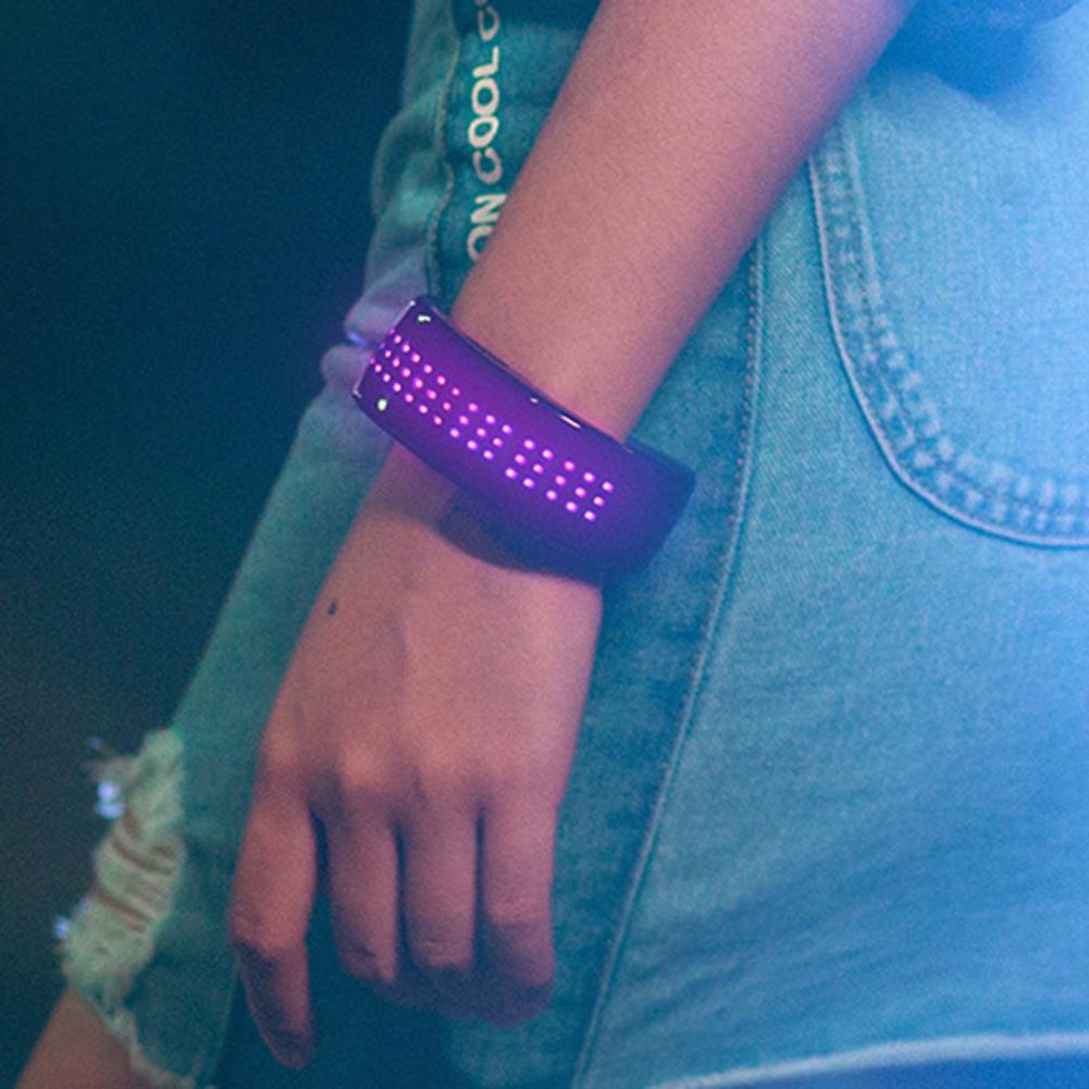 ultimo braccialetto RGB portato Bluetooth APP programmabile collegato braccialetto illuminato a portato braccialetto di sicurezza notturno ricaricabile USB
