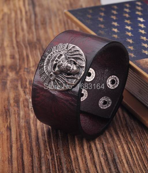 HM02 Marrone Biker Freddo Indiano Del Cranio del Metallo Borchie uomo Retro Braccialetto di Cuoio Largo Del Polsino Marrone Scuro