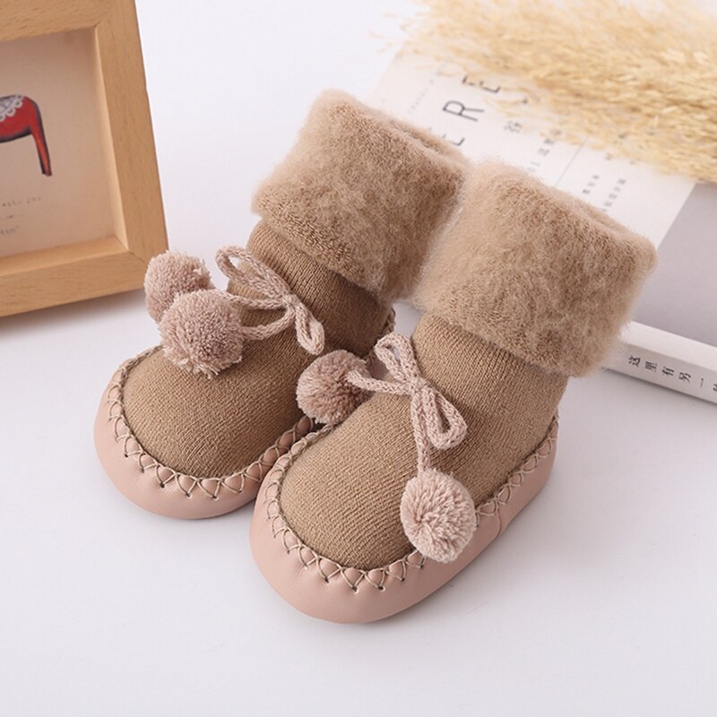 Winter Thicken Baby Socks Cute Pompom Balls Boys Girls Soft Rubber Soles Anti-Slip Children Floor Socks Toddler Shoes: CE / 12CM