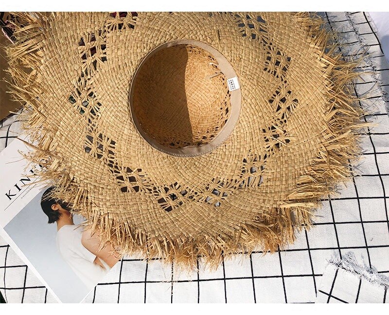 Naturlig stor bred rand rand raffia halm hattar vävd cirkel frans strand keps sommar ihålig stor halm hatt strand hatt strå hatt