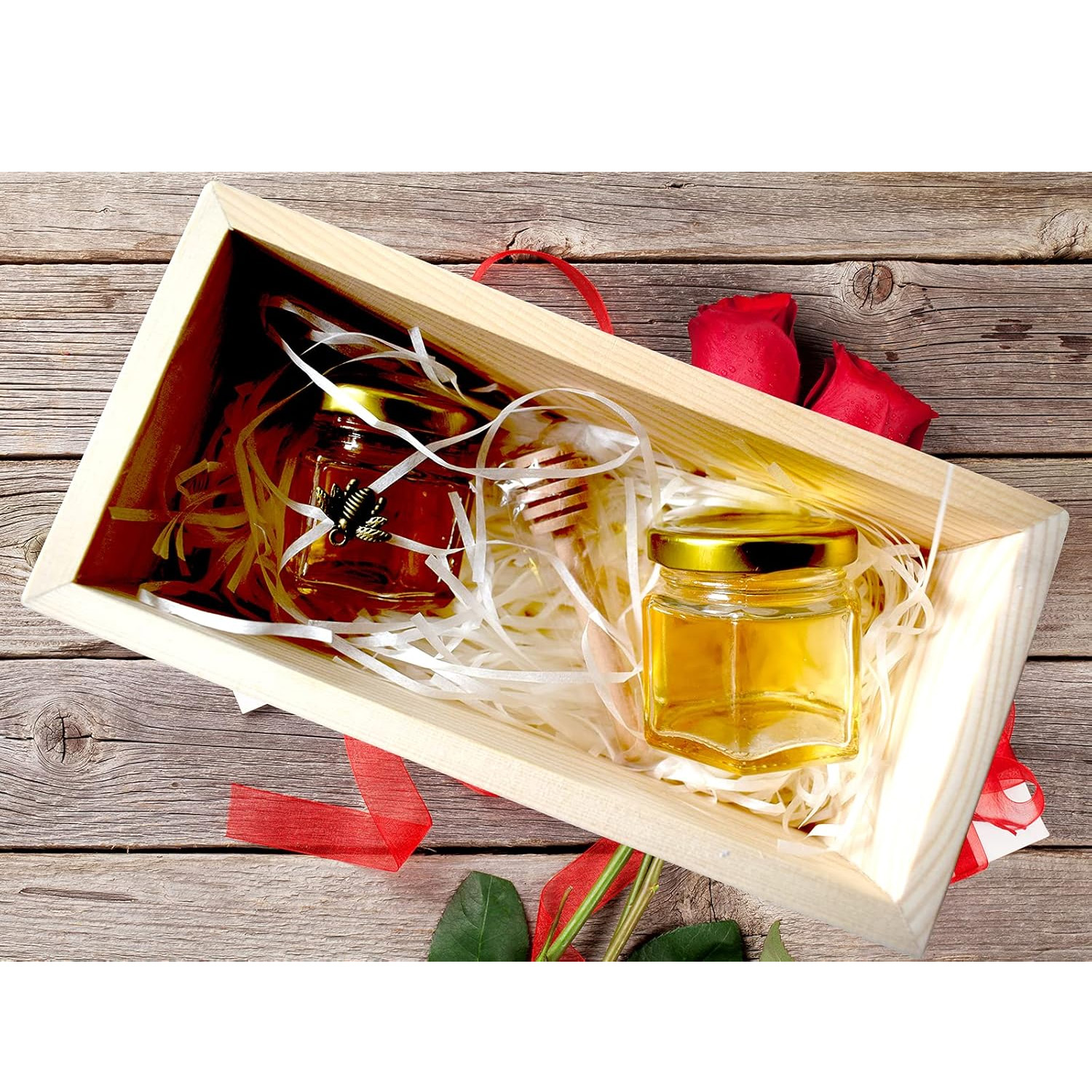 20 Stück 1,5 Unzen kleine Honiggläser aus Glas – Honiggläser aus Glas mit goldenen Deckeln, hölzernen Löchern, Bienenanhängern und Juten für Höhle St. Patrick's Tag