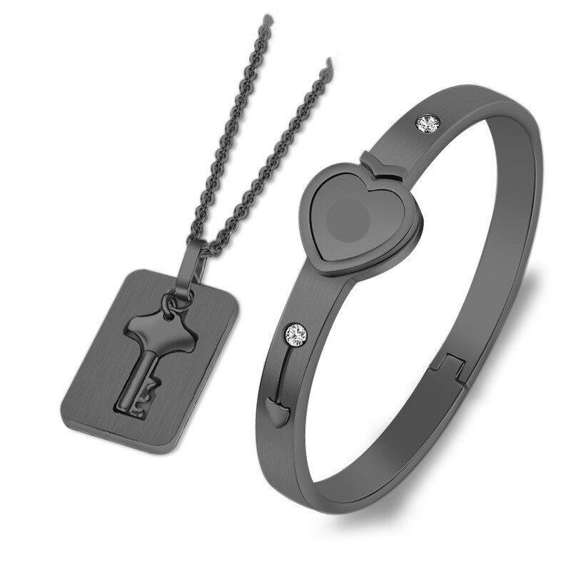 Setti ruostumaton teräs amor rakkaus sydän lukko avain pari rannekoru hänen kuningas ja kuningatar rannekorut rannekorut naiset miehet choker korut: Puhtaan kullan värinen