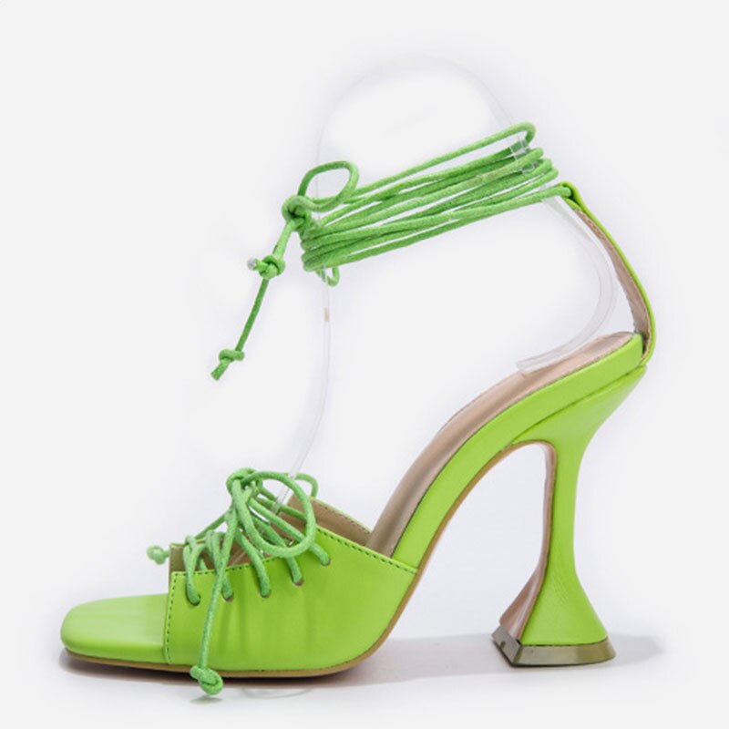 Genshuo sommar dam sandaler pu snörning knut dam högklackade sandaler sexiga neongröna kvinna skor sandalen pump