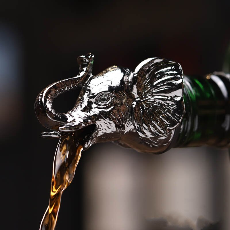 1 piece red wine pourer zinc alloy rhinoceros lion leopard antelope head wine stopper drink bar tool nightclub bar accessories: Elephant  black
