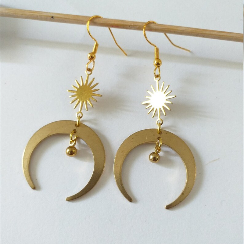 Sol Incompatibilidade Estrela e Lua Brincos para Mulheres, Celestial Moonchild Charme, Rosto com BOHO, Criatividade Jóias, Cor Dourada, Novo Presente: Cor dourada pura