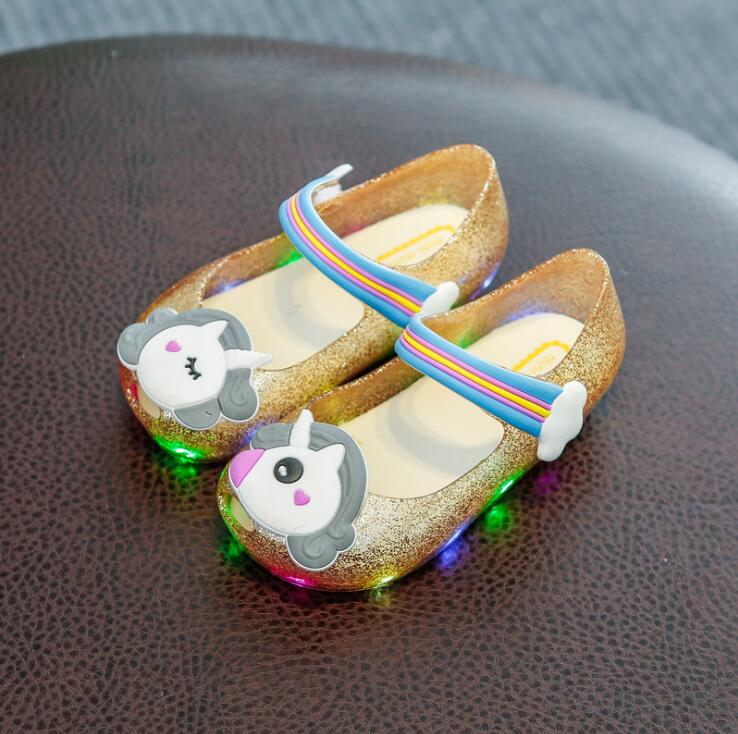 Enhörning sommar led blinkande ljus skor flickor sandaler gelé sko fisk mun tjej halkfri barn sandal småbarn: Guld- / 8