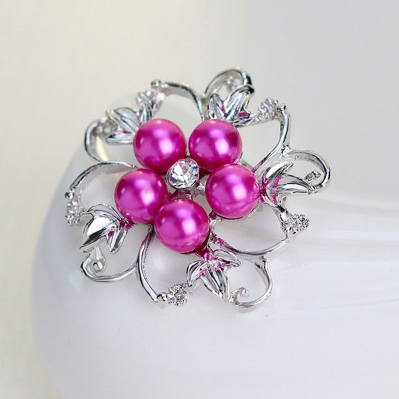 Women Simulated Pearl Rhinestone Brooch Pin Clip Pin Crystal Hollow Flower Brooches Jewelry AIC88