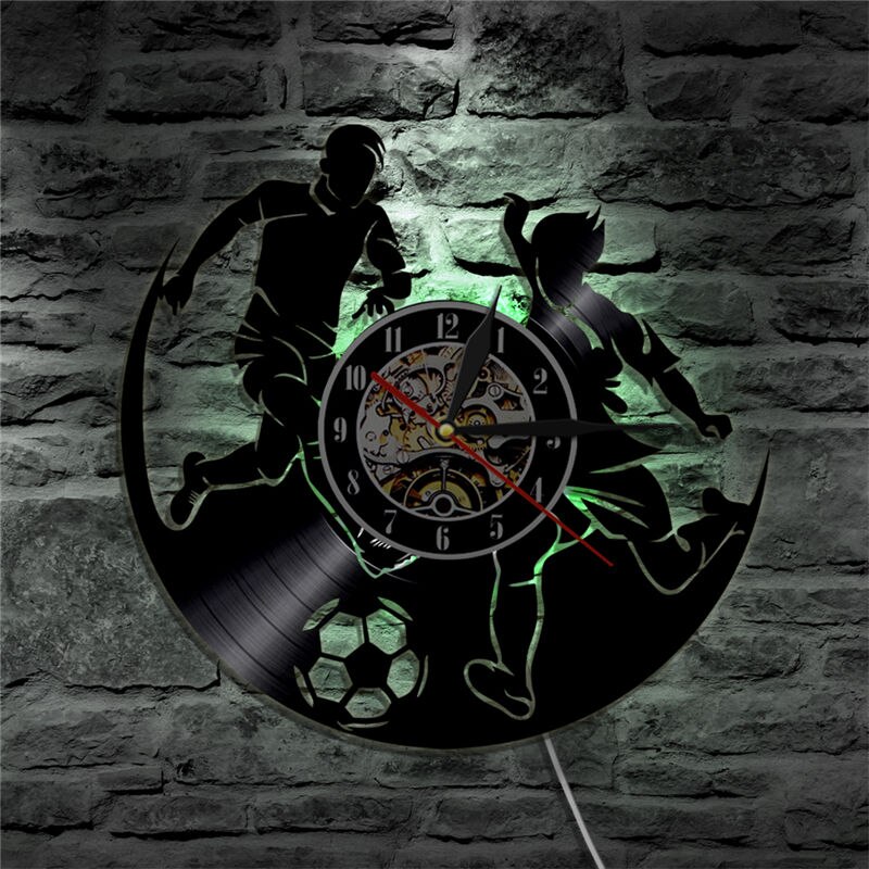 Gepersonaliseerde GEEN Ticking Voetbal Wandklok Voetbal Speler Schoppen Bal Wandhorloge Gemaakt Van Echt Vinyl Record Matches Sfeer Lamp Muziek