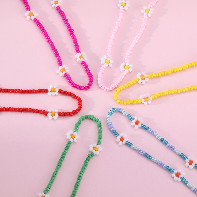 Wgoud Neue Koreanische Süße Bunte Kleine Daisy Acryl Blumen Boho Perlen Schlüsselbein Halsketten für Frauen Mädchen Schmuck