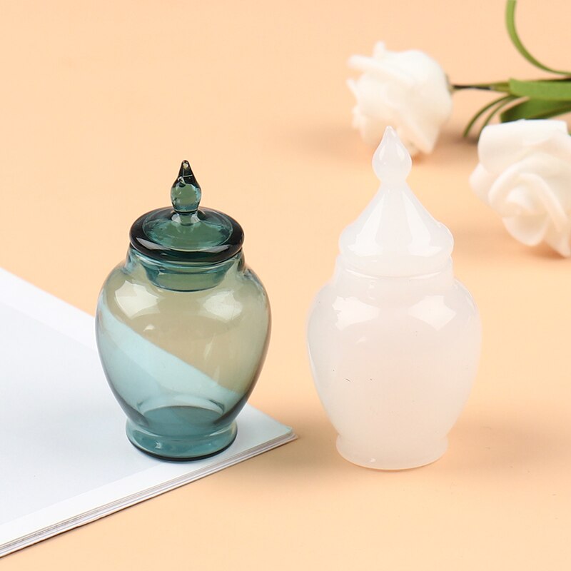 Transparant 1/12 Schaal Dollhouse Miniatuur Glazen Pot Snoep Simulatie Snoep Fles Model Speelgoed Pretend Speelgoed Voor Home Kitchen Decor: WHITE