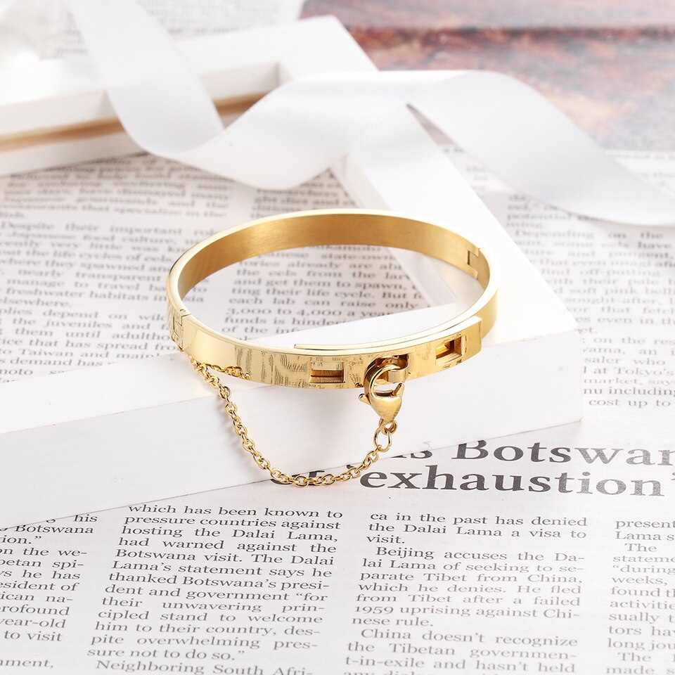 Gold Color Bangle Bracelet For Women Safety Chain Cuff Bracelet Noeud armband Bracelets Female Jewelry Bangles