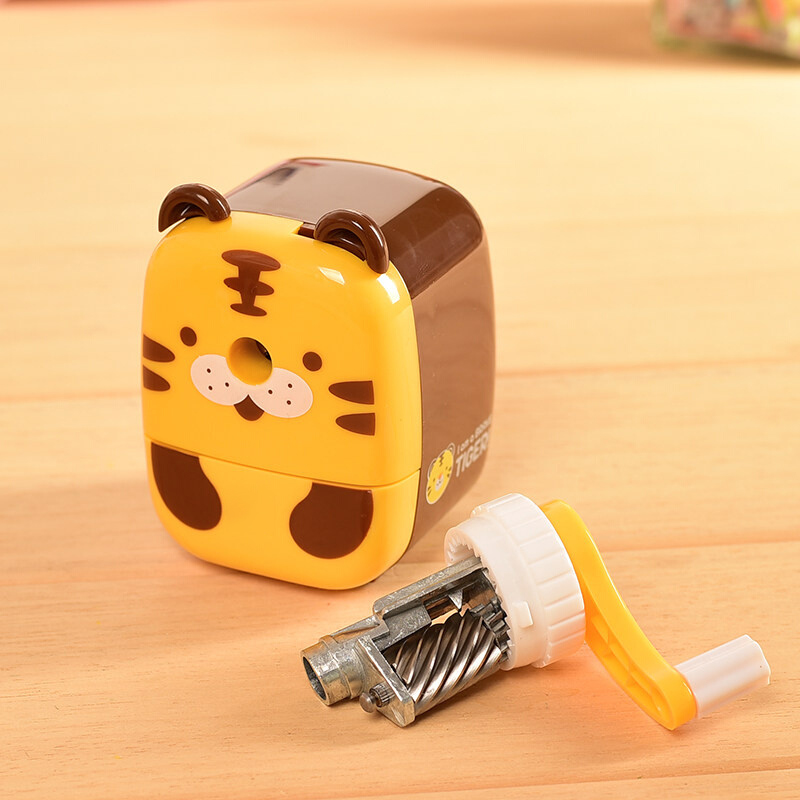Kawaii Panda Tiger Pencil Sharpener Manual Hand Crank Pencil Cutter Sharpener Kids Korean Stationery School Office Supplies