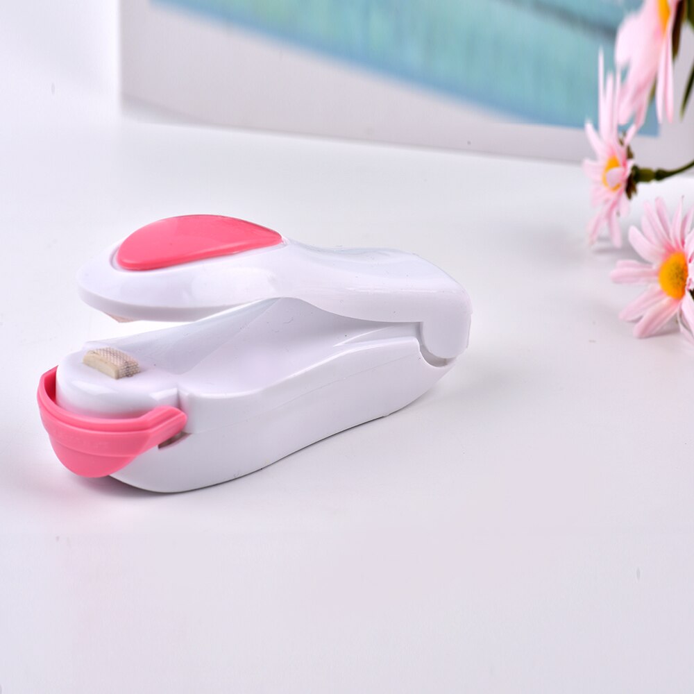 Mini Handheld Holder Electric Heating Snack Sealing Machine Machine Sealed Packaging Plastic Bag Sealed Food Bag: C