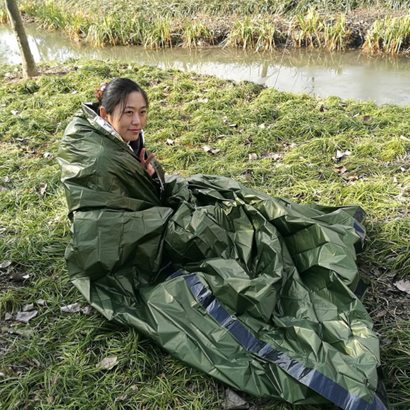 Outdoor Draagbare Camping Accessoires Met Karabijnhaak Emergency Slaapzak Envelop Type Ultra Licht Herbruikbare Vouwen