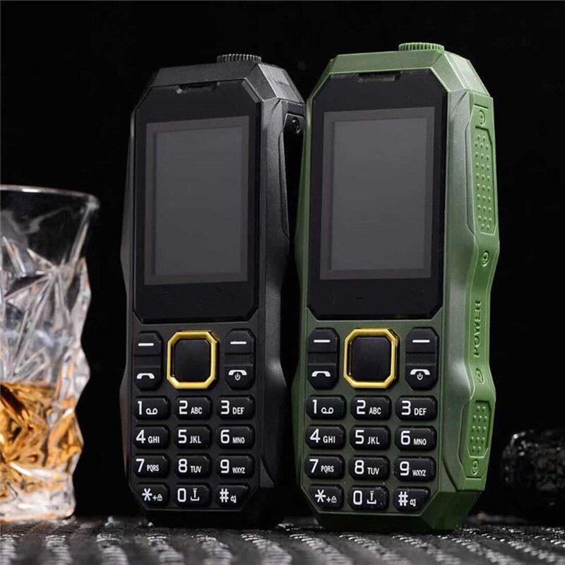 W2025 no camera's, goedkope kleine mini dual sim mobiele telefoon, schokbestendig, sterke zaklamp, bluetooth-ondersteuning, russisch toetsenbord