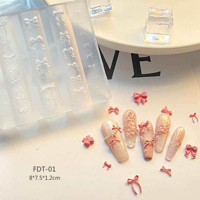 TSZS 1pc jupe mignonne dentelle sur les ongles silicone coeur arcs ruban 3D moule à ongles décorations d'art d'ongle Silicone beurre produits pour ongles: TRANSPARENT