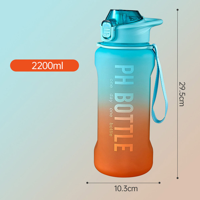 2200Ml Sport Fitness Ruimte Cup Kleurverloop Draagbare Fitness Water Fles Grote Capaciteit Fitness Draagbare Handvat Water Fles: Blue