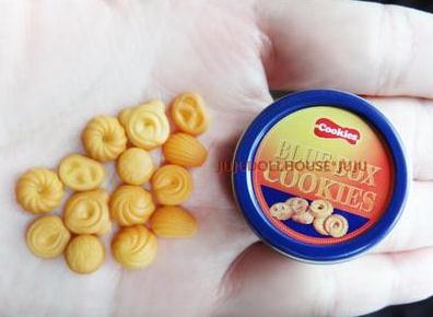 1set 1/12 Cute Dollhouse Miniature Mini Cookies With Box food Play doll food for blyth BJD Kitchen Toys: style2