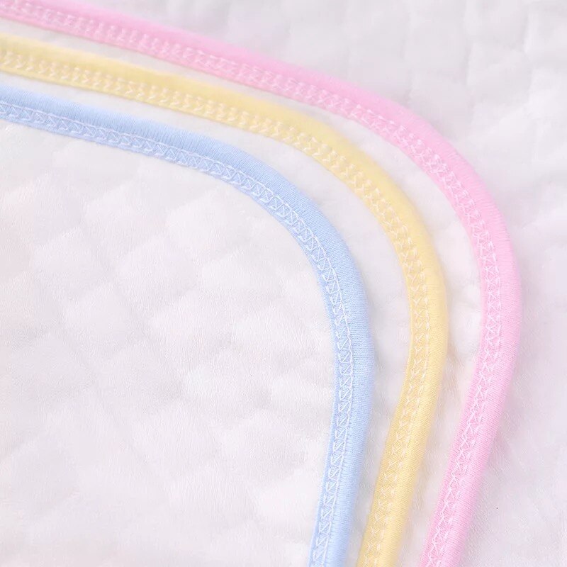 Vauvan ekologinen puuvillainen hoitoalusta vastasyntyneen vauvan hoitoalusta vauvansänkyyn vedenpitävä hoitoalusta pinnasänkyyn