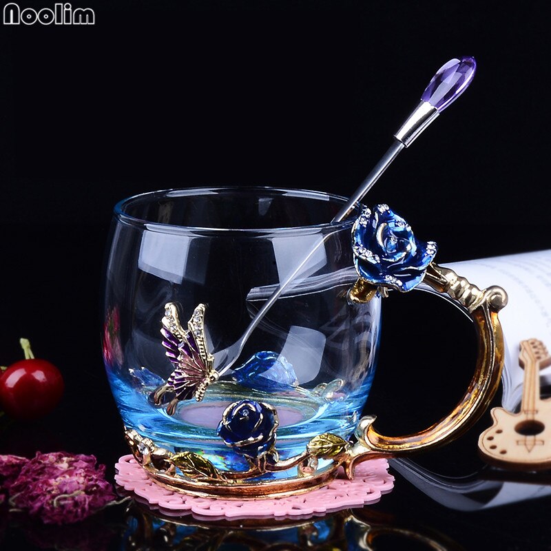 Noolim vintage emalje glas kopper blå og rød rose håndgreb stil med en sommerfugl på kroppen af glasset: Blå kort