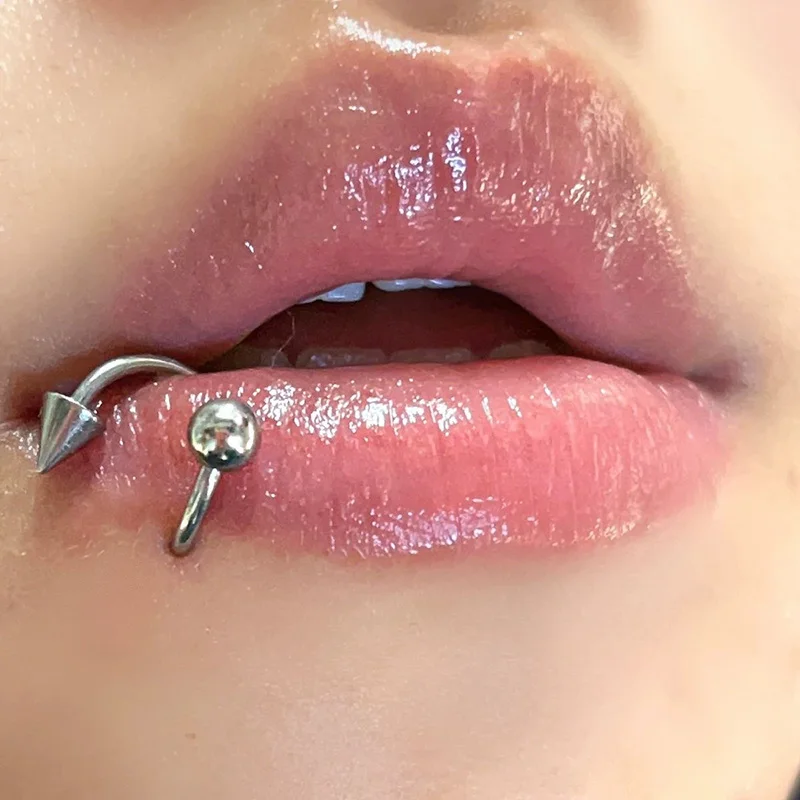 Rustfritt stål nesering piercing hestesko spike septum piercing leppe tragus helix piercing kroppspiercing ring hip hop "s": Gullfarge