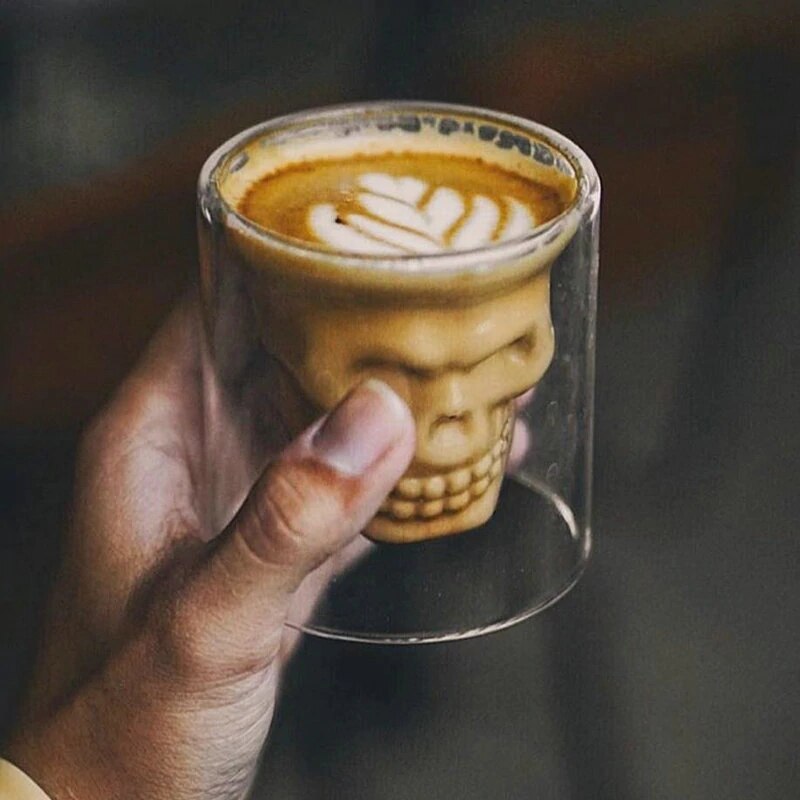 Skalle vinglas mugg latte kaffe whisky transparent glas kopp vodka dricka bar club vinglas