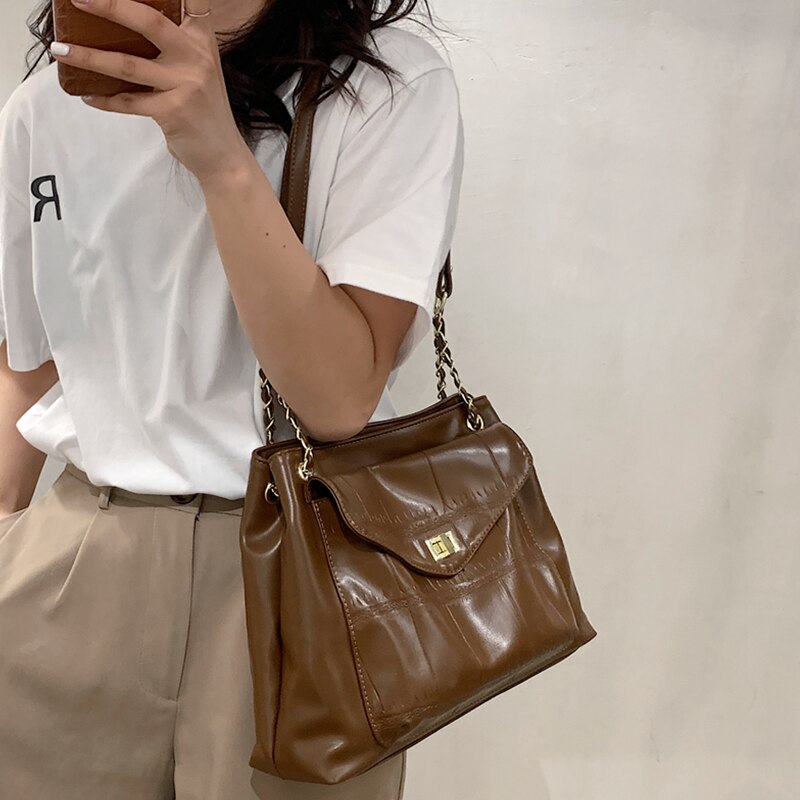 Vrouwen Schoudertas Grote Capaciteit Eenvoudige Handtas Lock Front Flap Vrouwelijke Tas