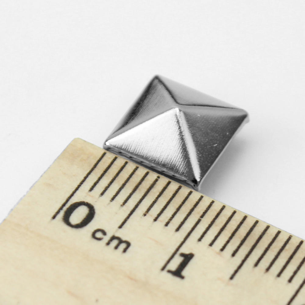 Pigge 100x sølvpyramide nitter studs diy til fremstilling af lædertaske sko bælte 9*9mm sæbeskum og pigge til tøj