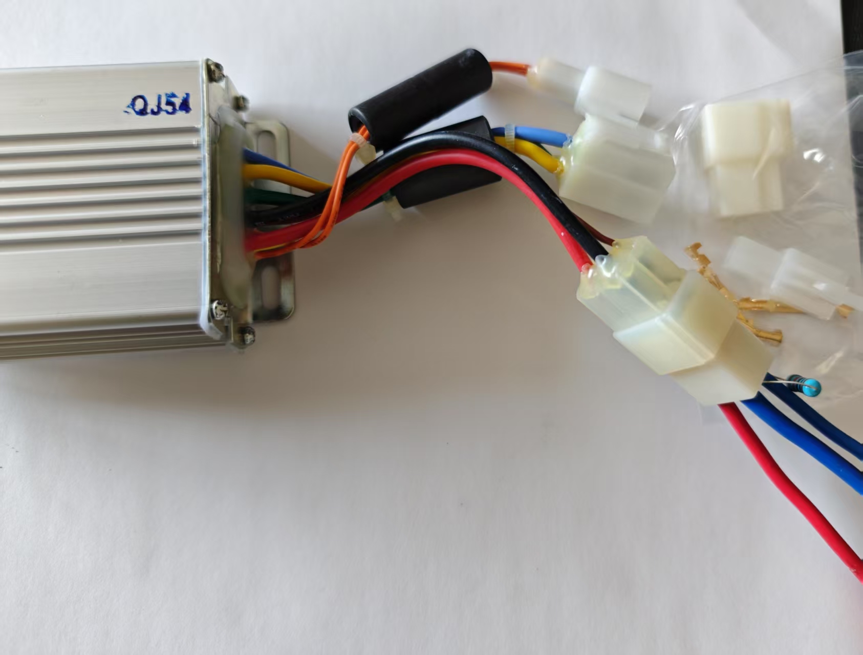 Electric lawn mower motor controller