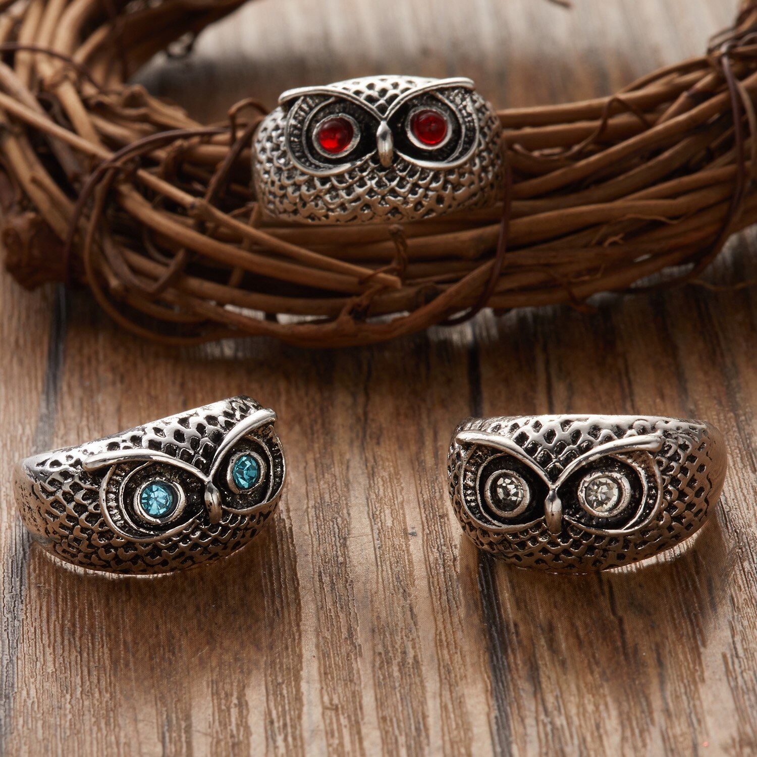 Anillos Retro Punk con forma de búho para hombre y mujer, joyería ajustable con personalidad, Ojos de cristal azul y rojo, Color plateado antiguo, anillo abierto