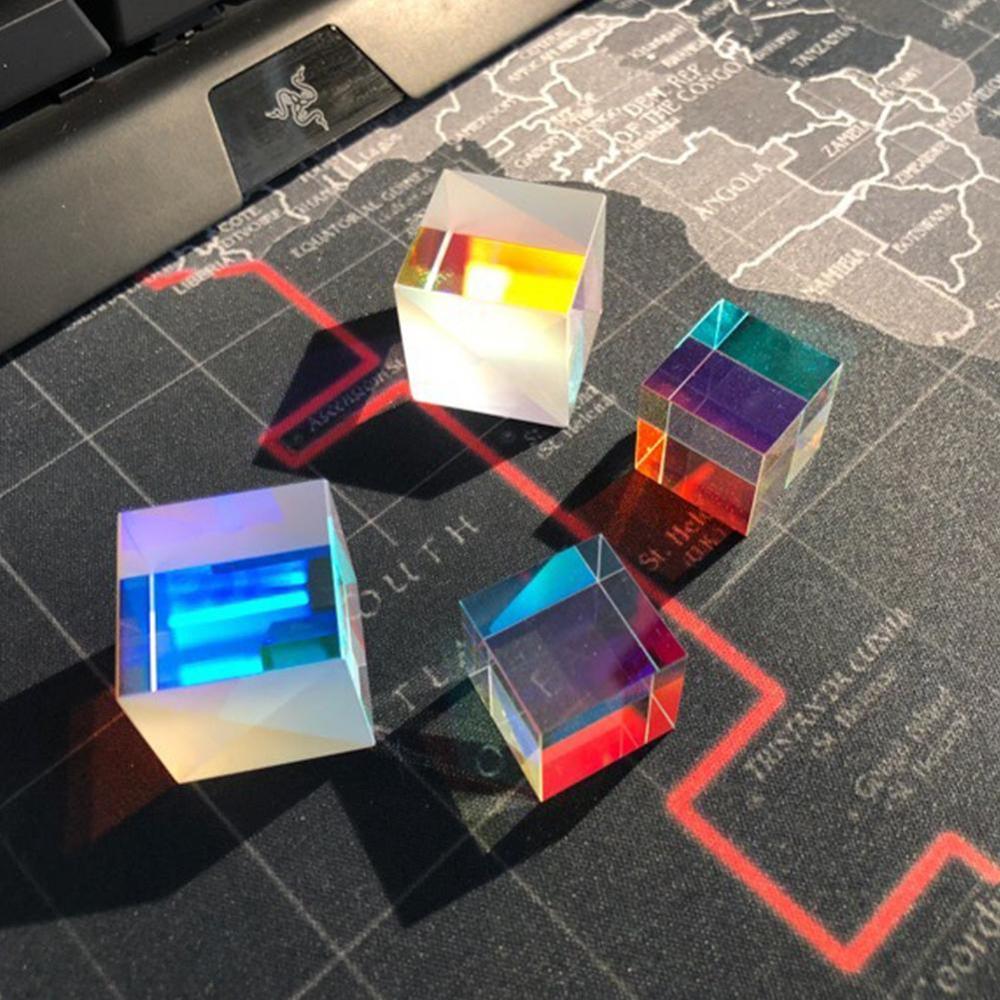 Dicroico di Vetro Ottico di colore X-cubo Quattro Lati di Vetro Lucido 5*5*5 millimetri K9 Arcobaleno Prisma laser Cubo di Esperimento per L'insegnamento P8T9