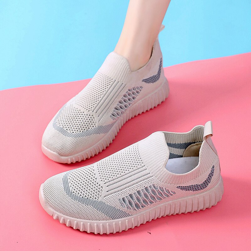 light sneakers women breathable mesh vulcanized shoes outdoor flat slip-on sock shoes women for walking plus size 35-40 woman