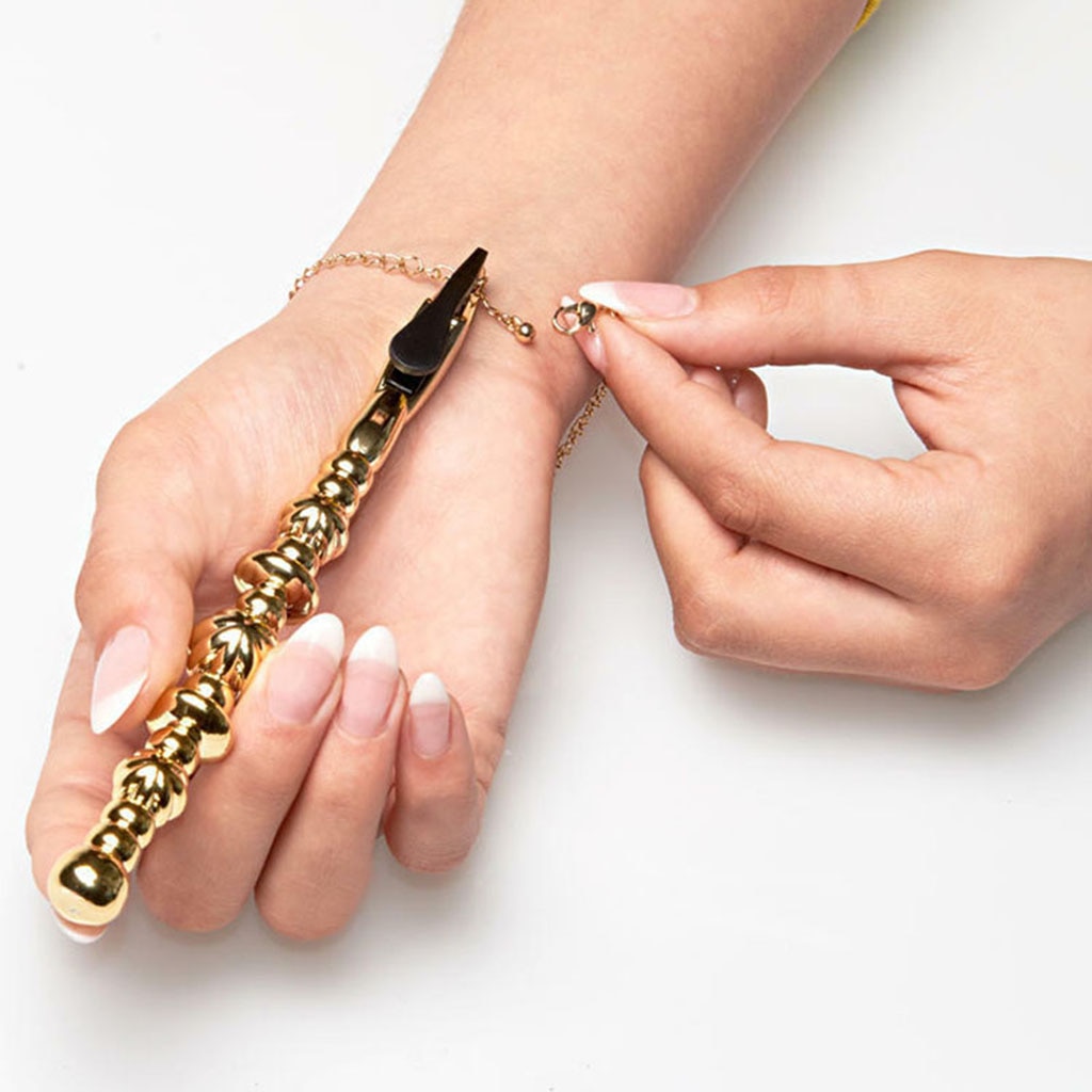 Guldarmbånd hjælper ekstremt hjælpende hænder værktøj, hjælper kvinder med armbånd smykker fastgørelse, hånd ven, dressing pind