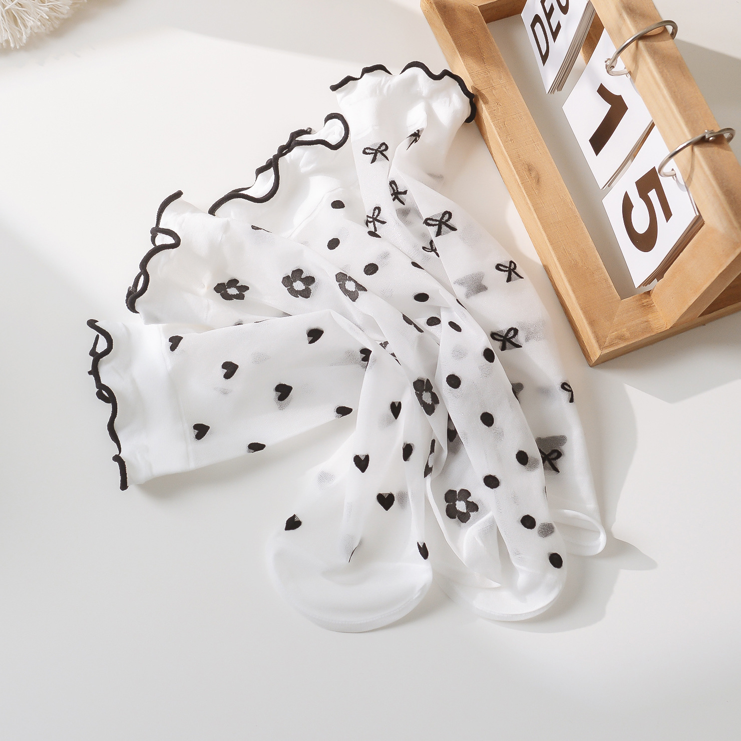 Sokken Vrouwen Ultradunne Vrouwelijke Middelste Buis Ruche Mesh Sokken Dot Love Print Zomer Zijde Schattige Kawaii Lolita Dunne Kous